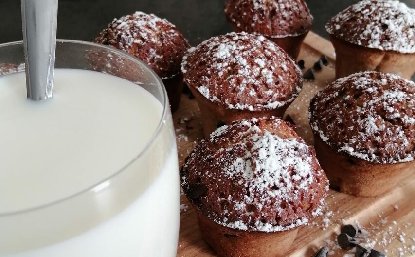 Milk and sugar cause more acne